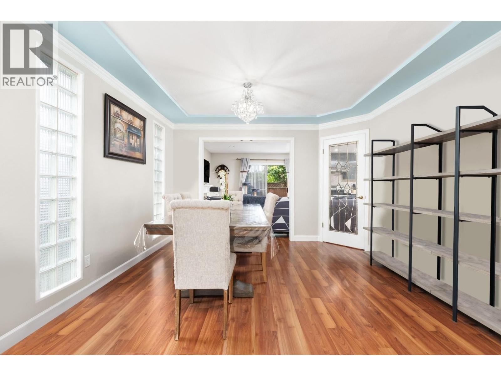 10180 RIVER Drive, Richmond