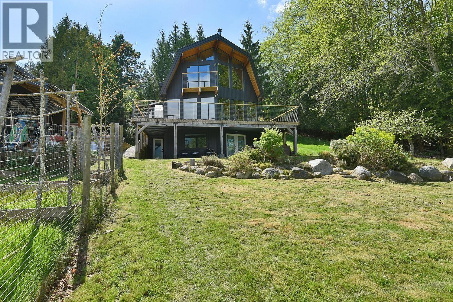 6318 N GALE AVENUE, Sechelt