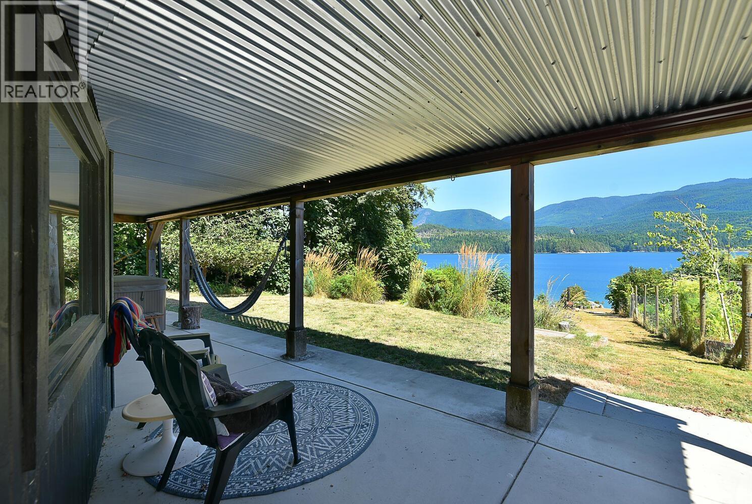 6318 N GALE AVENUE, Sechelt