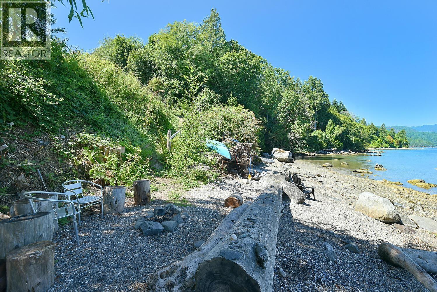 6318 N GALE AVENUE, Sechelt