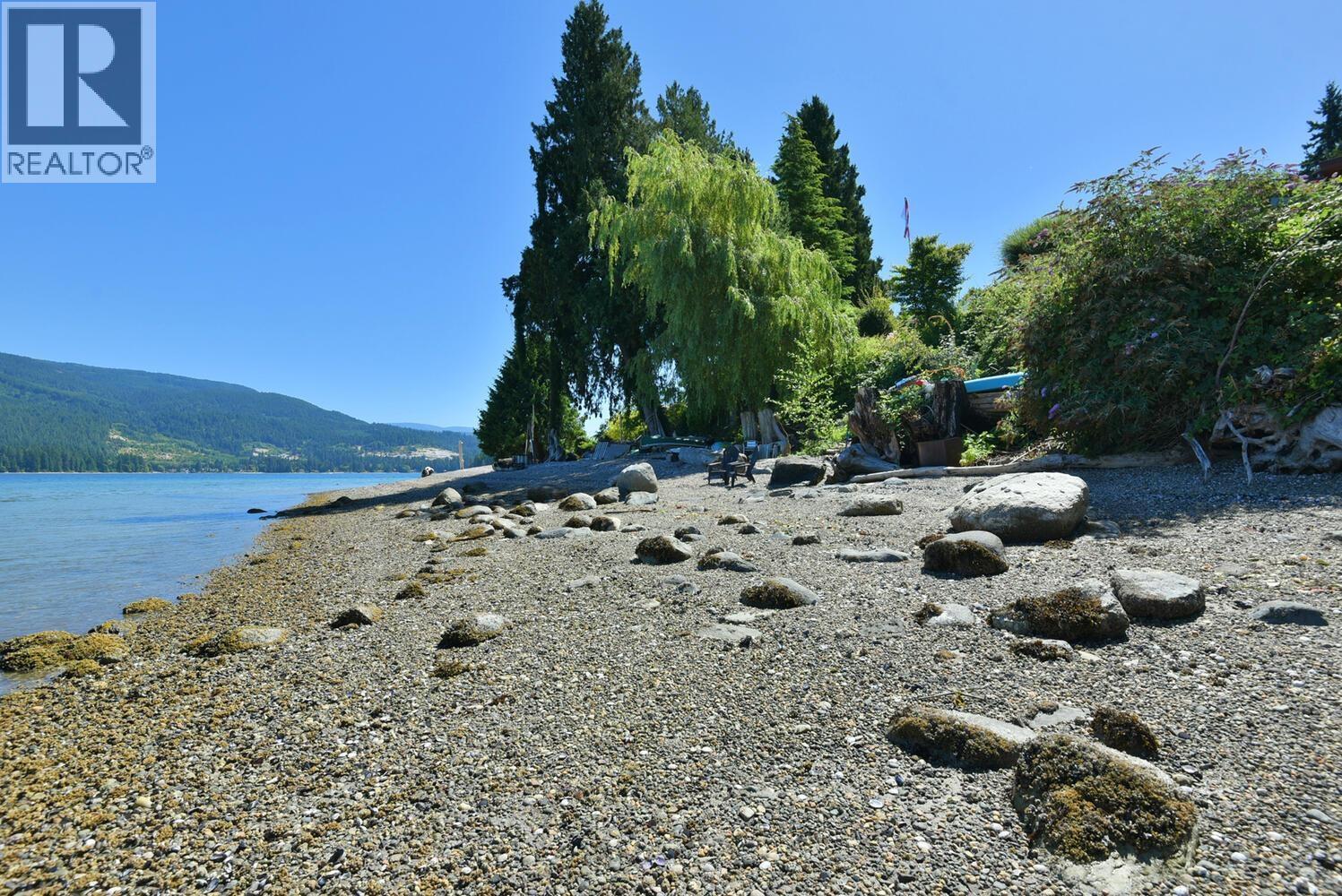 6318 N GALE AVENUE, Sechelt