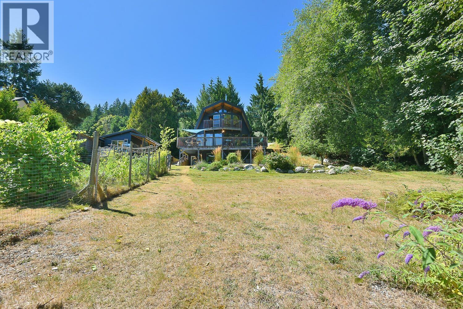 6318 N GALE AVENUE, Sechelt