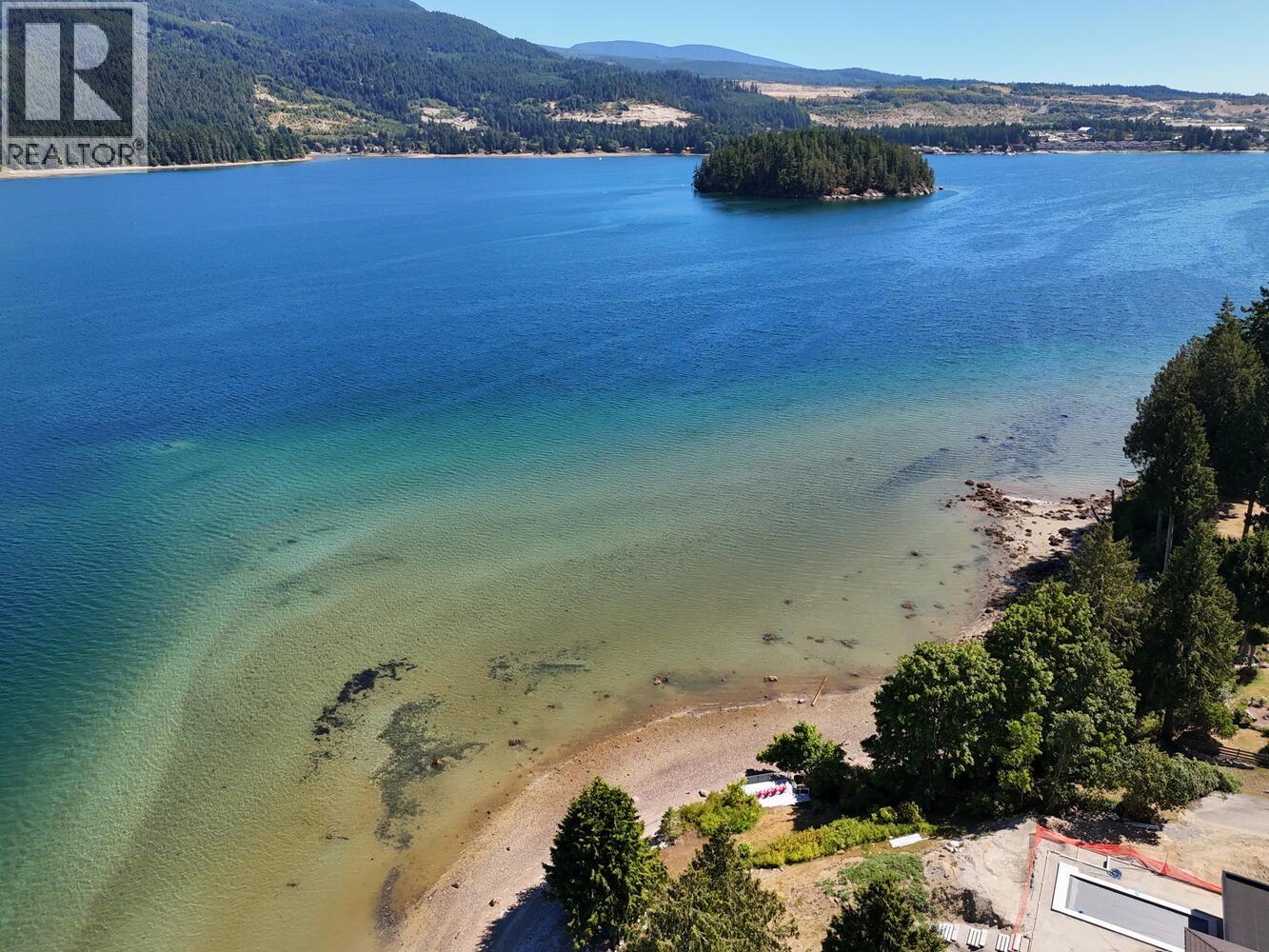 6318 N GALE AVENUE, Sechelt