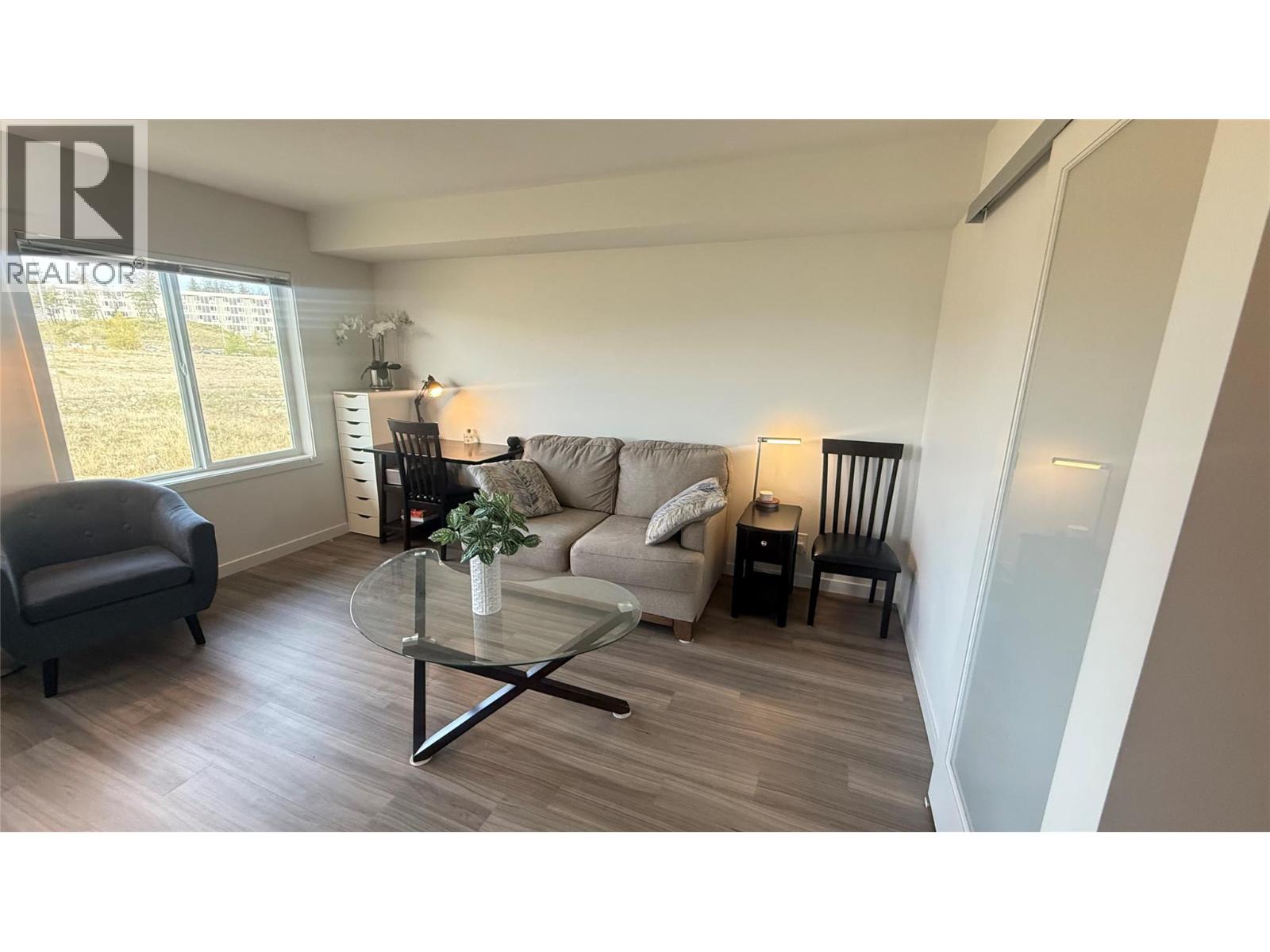 PH7 883 Academy Way, Kelowna