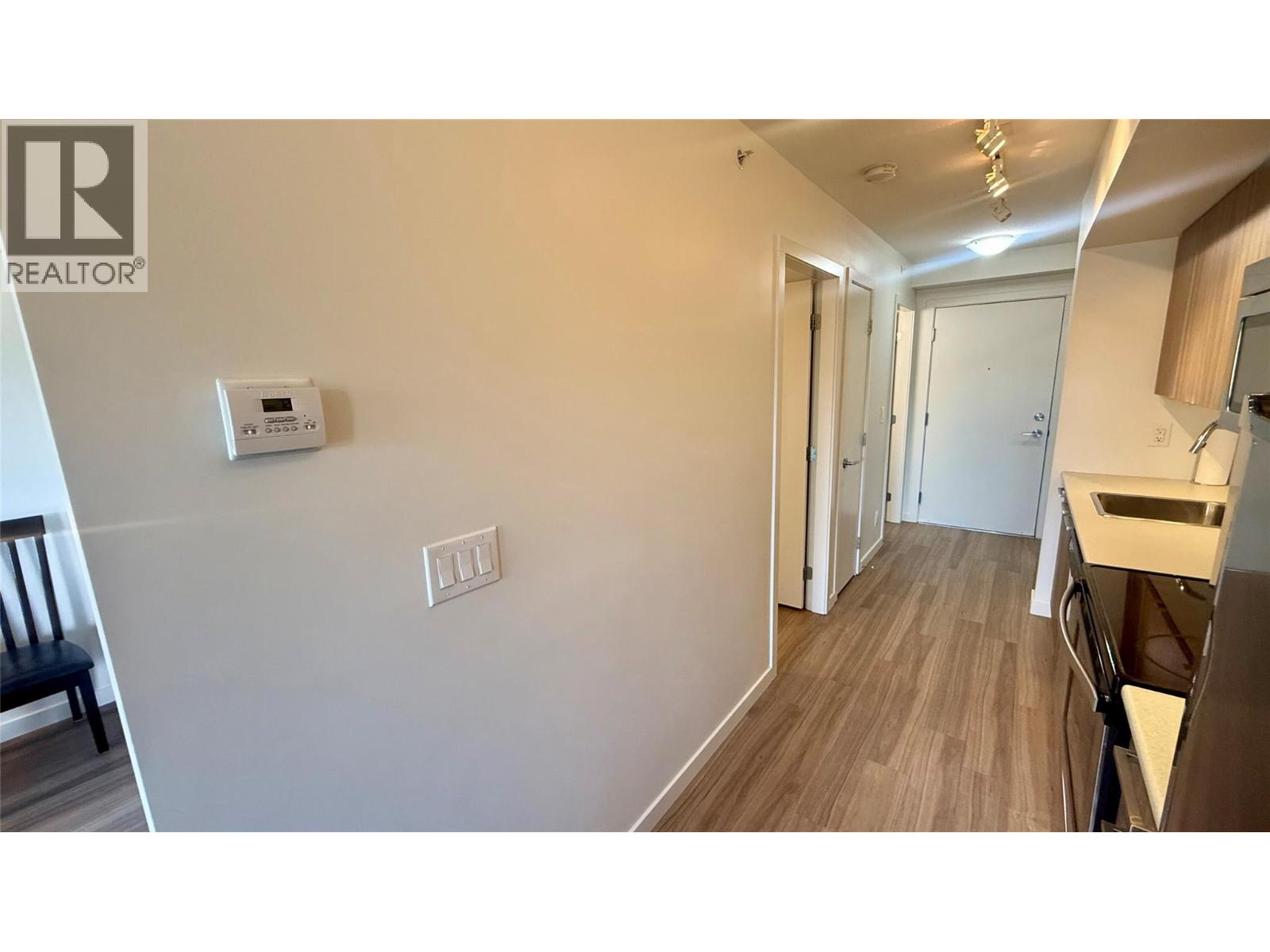 PH7 883 Academy Way, Kelowna