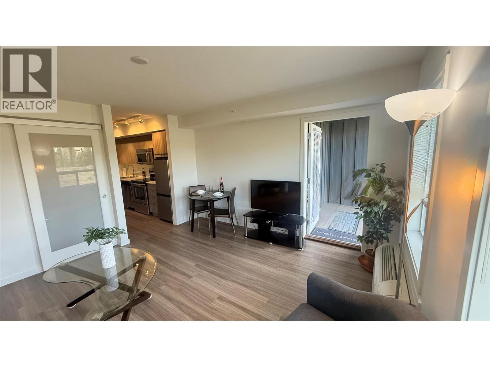 PH7 883 Academy Way, Kelowna