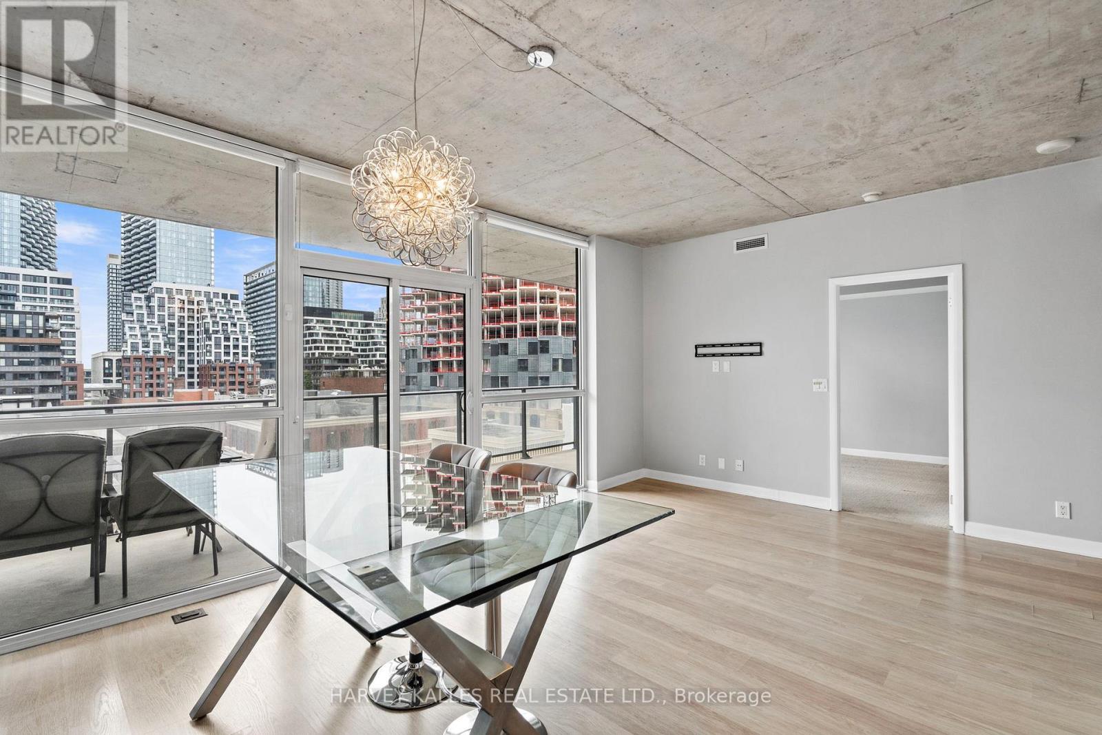 #712 478 KING STREET W - 25