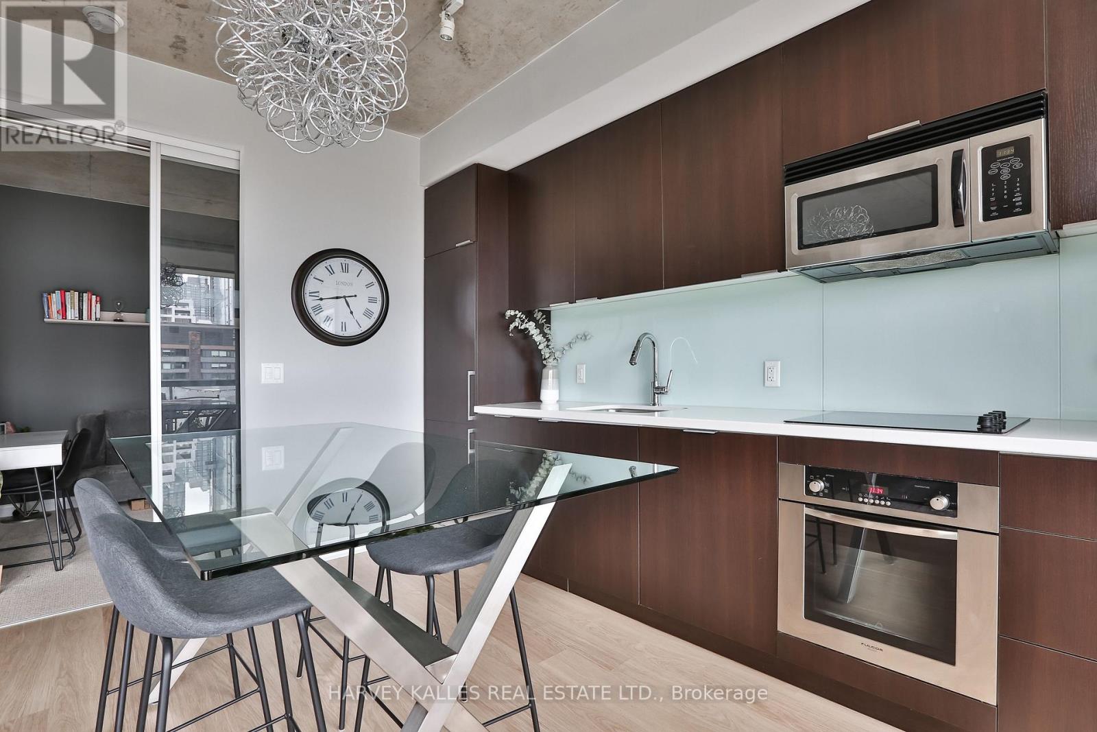 #712 478 KING STREET W - 4