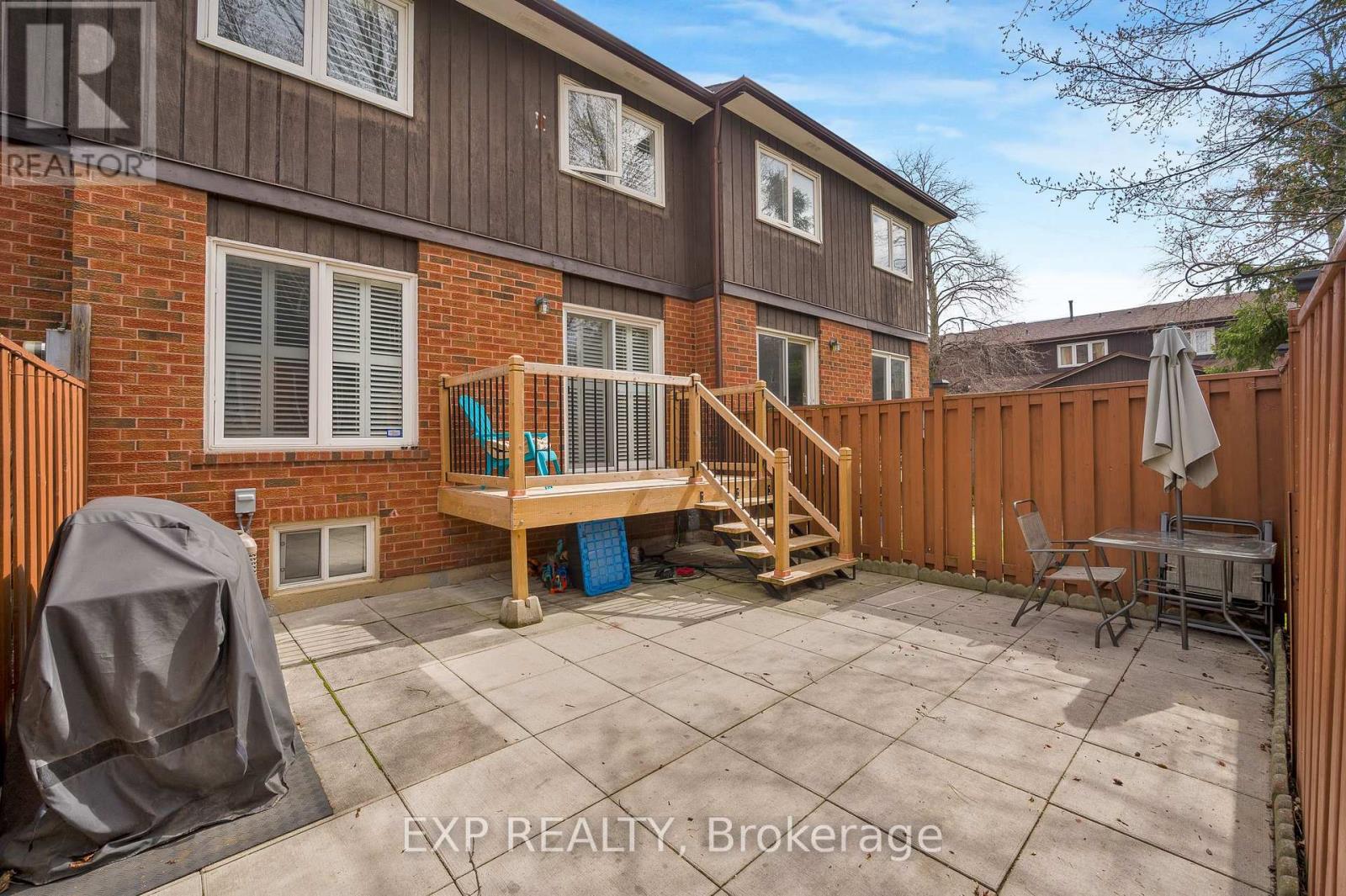 #31 750 BURNHAMTHORPE ROAD E - 30