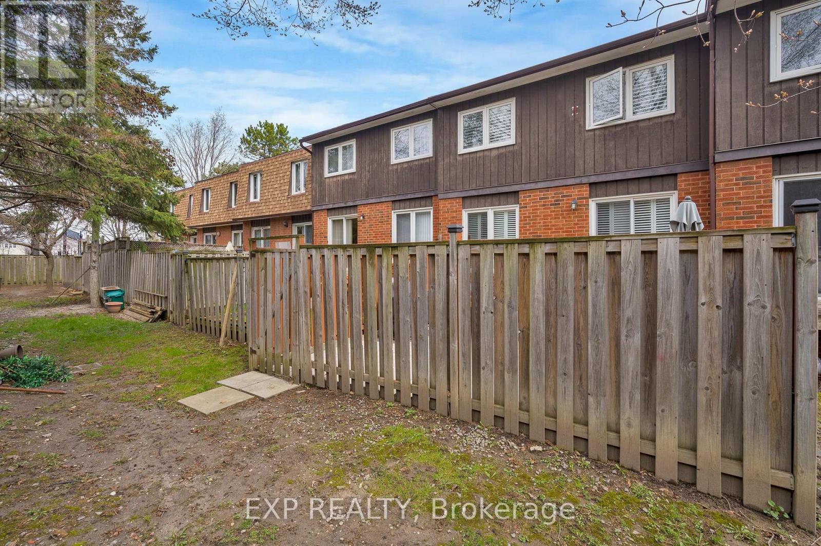 #31 750 BURNHAMTHORPE ROAD E - 29