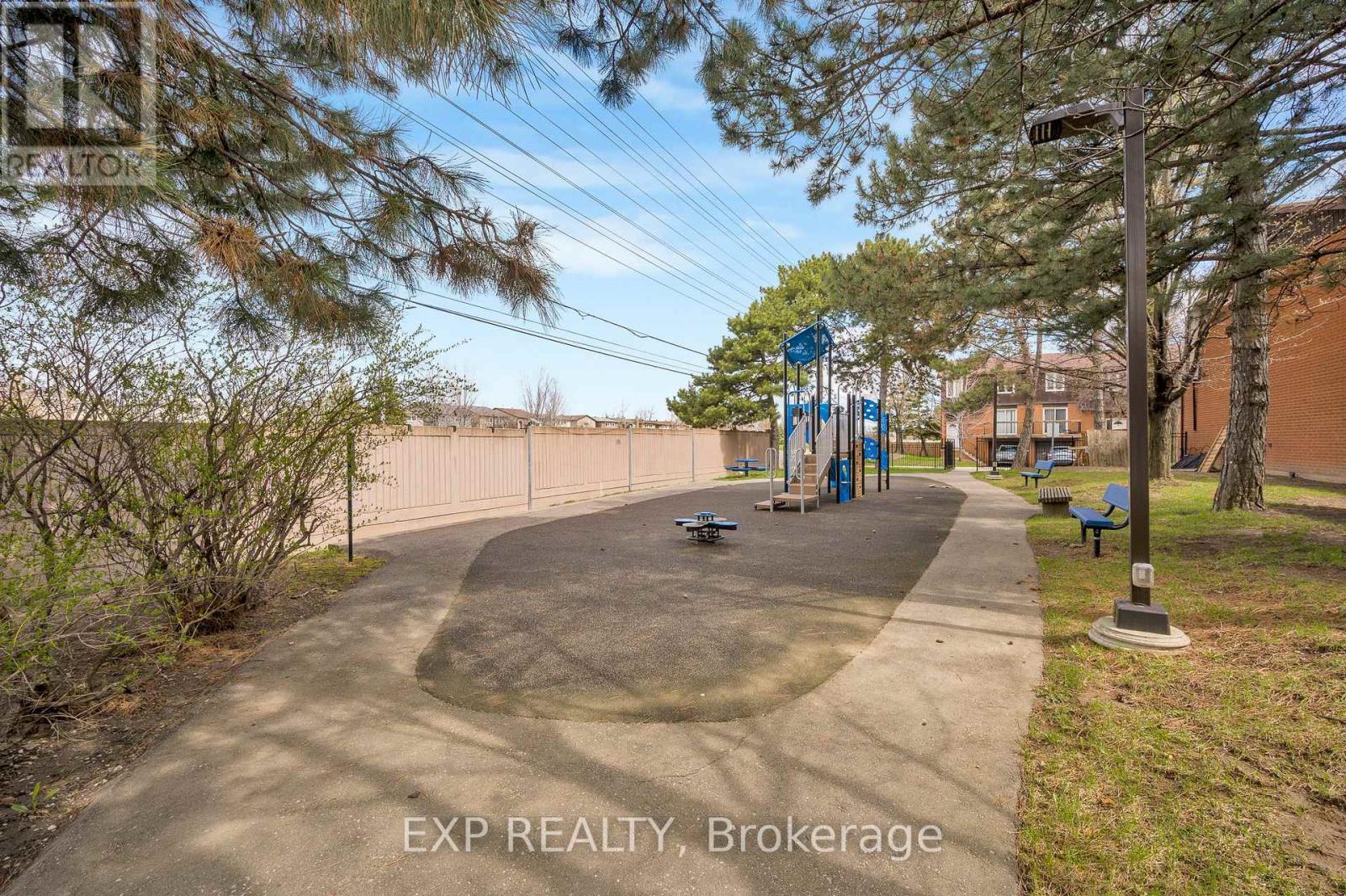 #31 750 BURNHAMTHORPE ROAD E - 36