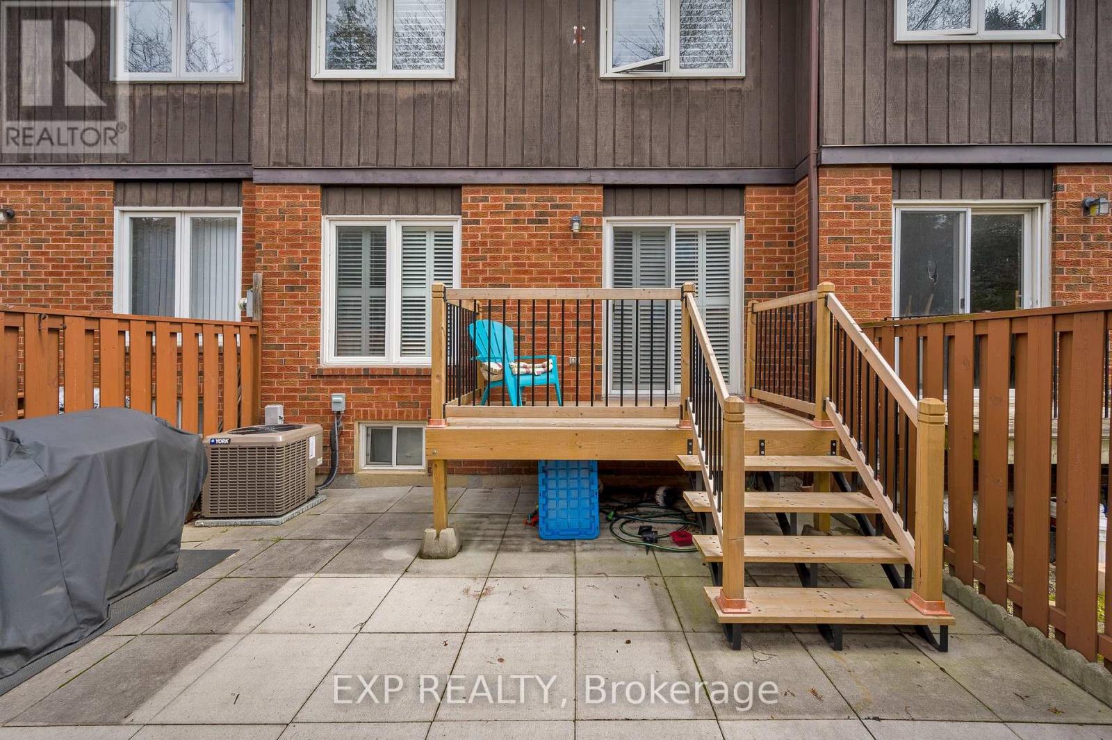 #31 750 BURNHAMTHORPE ROAD E - 32