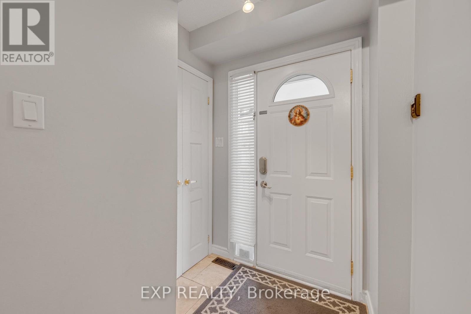 #31 750 BURNHAMTHORPE ROAD E - 4