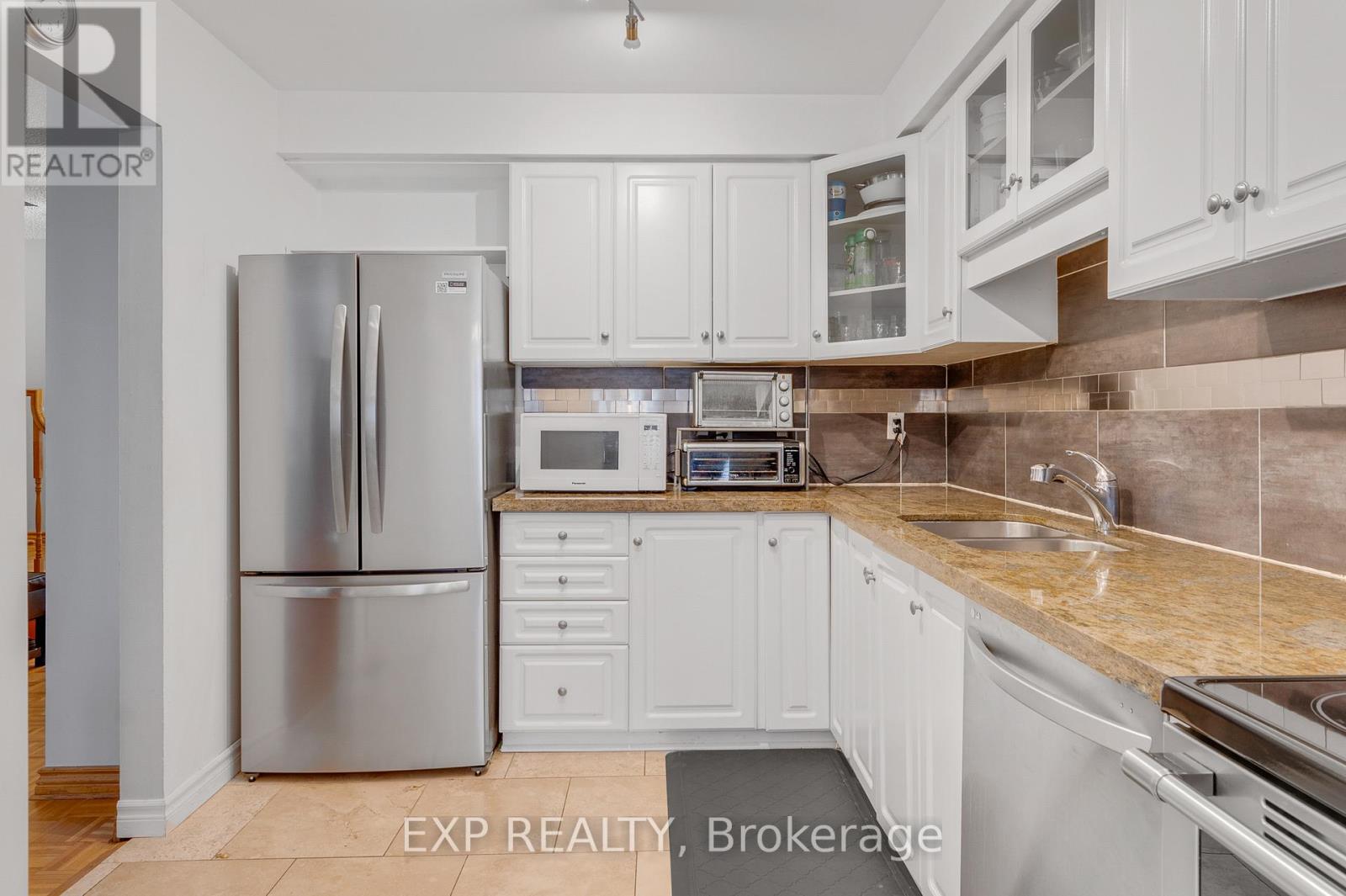 #31 750 BURNHAMTHORPE ROAD E - 11