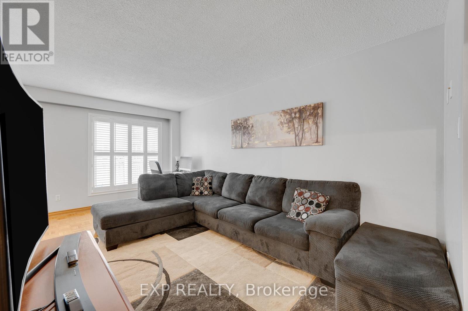 #31 750 BURNHAMTHORPE ROAD E - 6