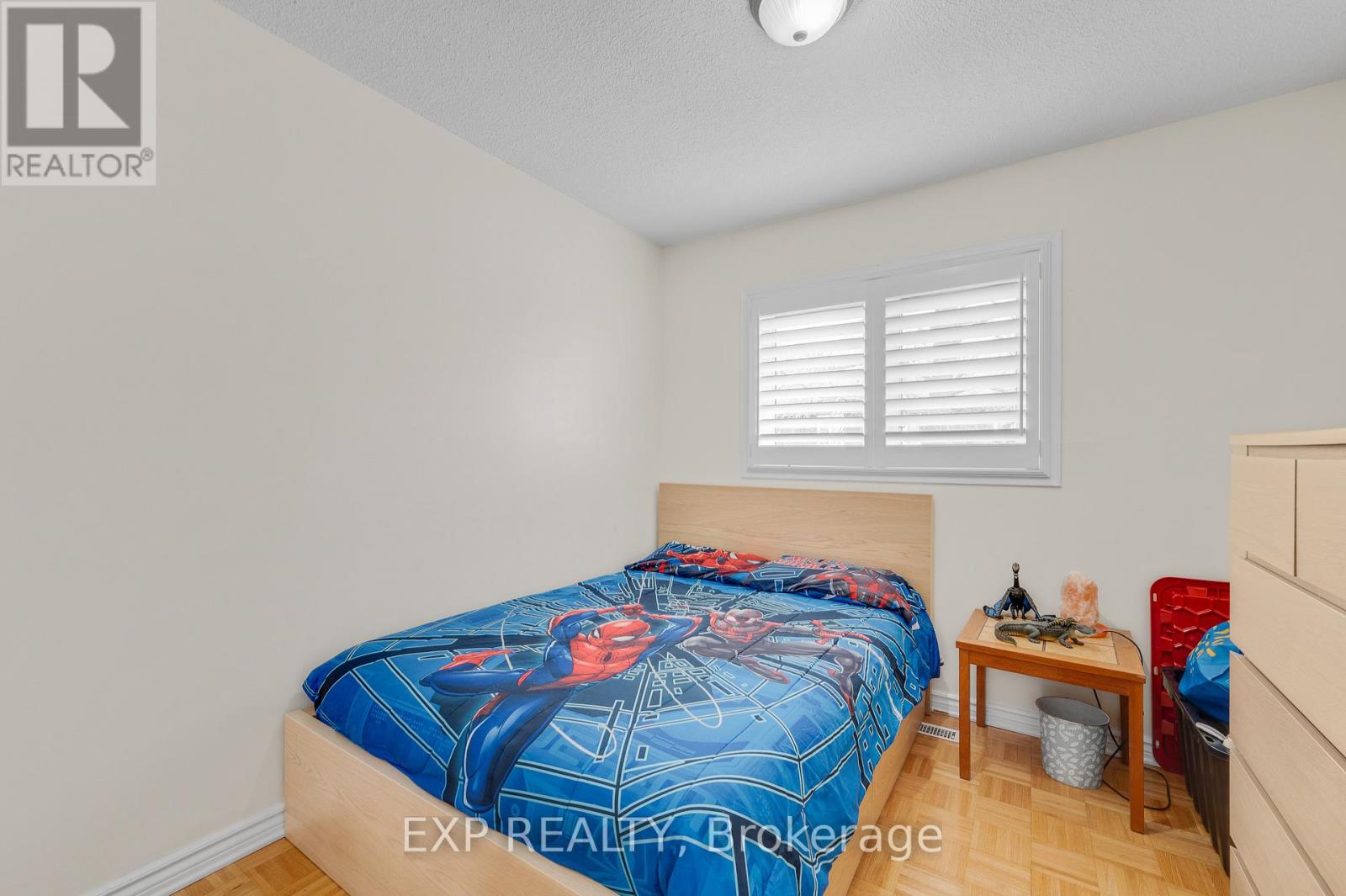 #31 750 BURNHAMTHORPE ROAD E - 23