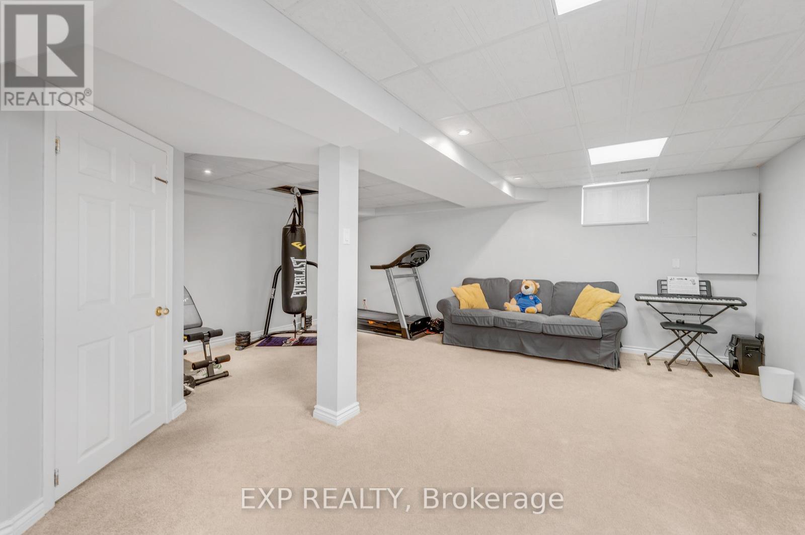 #31 750 BURNHAMTHORPE ROAD E - 25