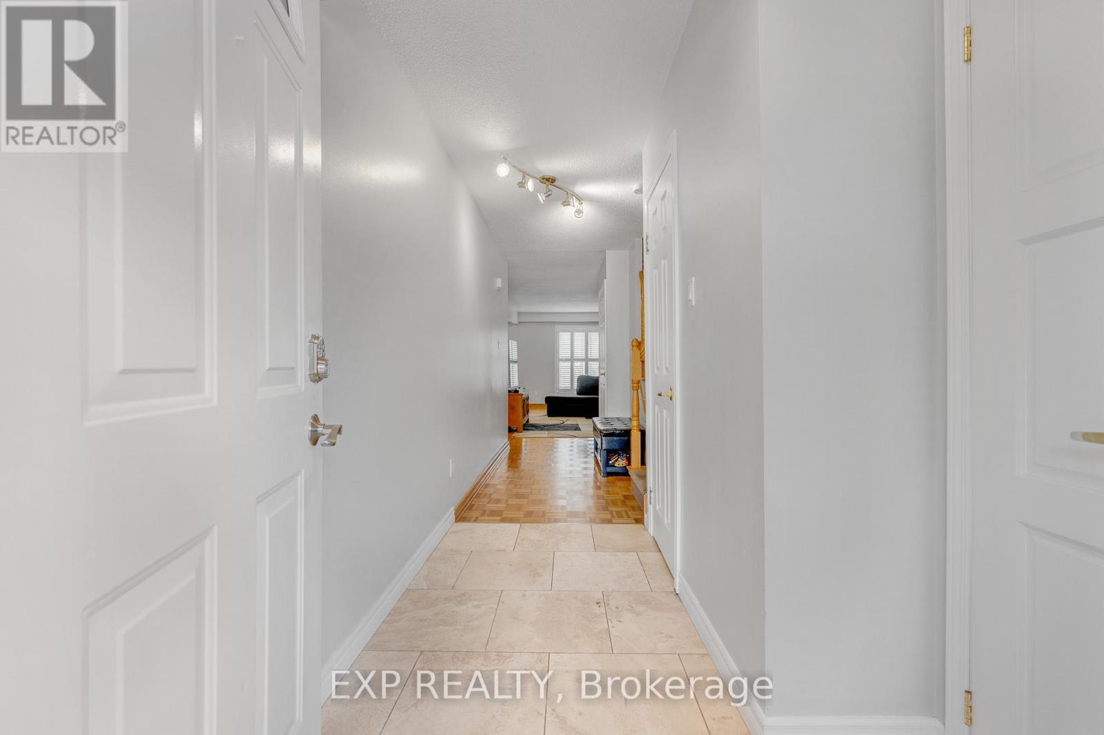 #31 750 BURNHAMTHORPE ROAD E - Image 3