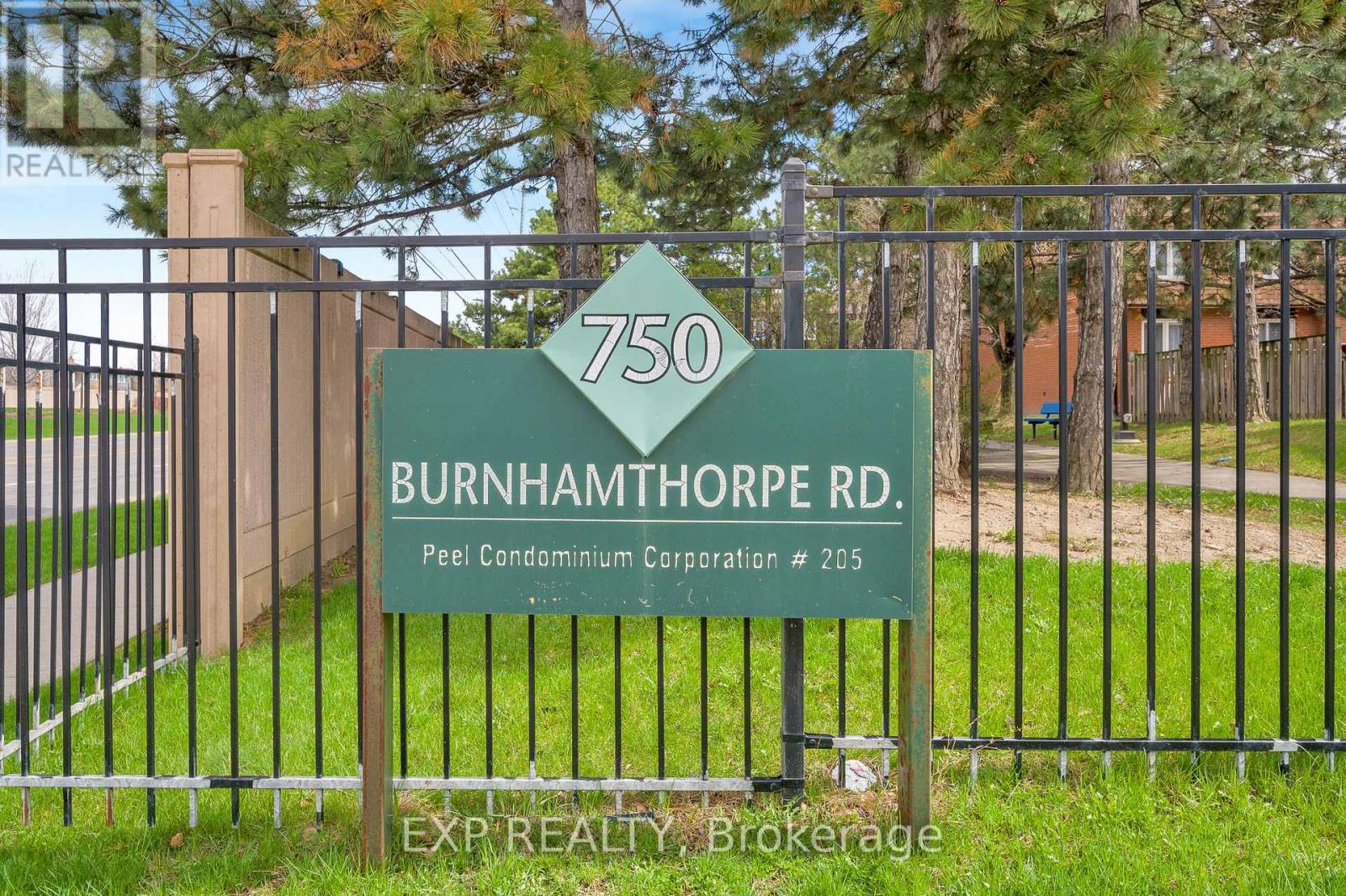 #31 750 BURNHAMTHORPE ROAD E - 37
