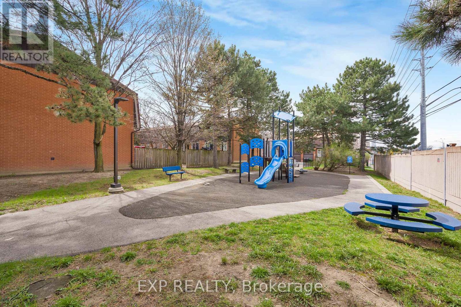 #31 750 BURNHAMTHORPE ROAD E - 35