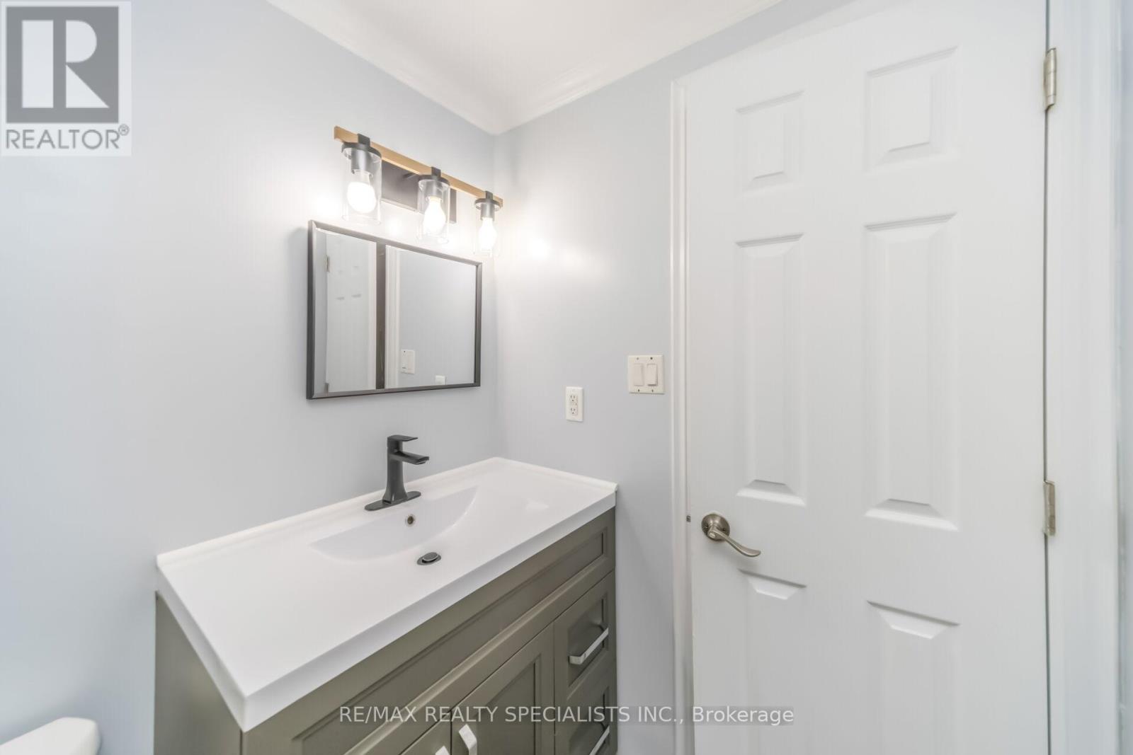 8 GRANTBROOK COURT - 26