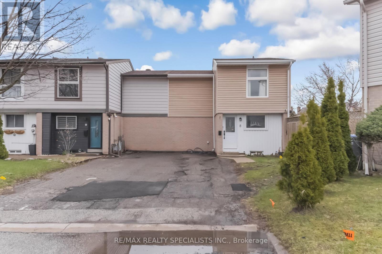8 GRANTBROOK COURT - 3