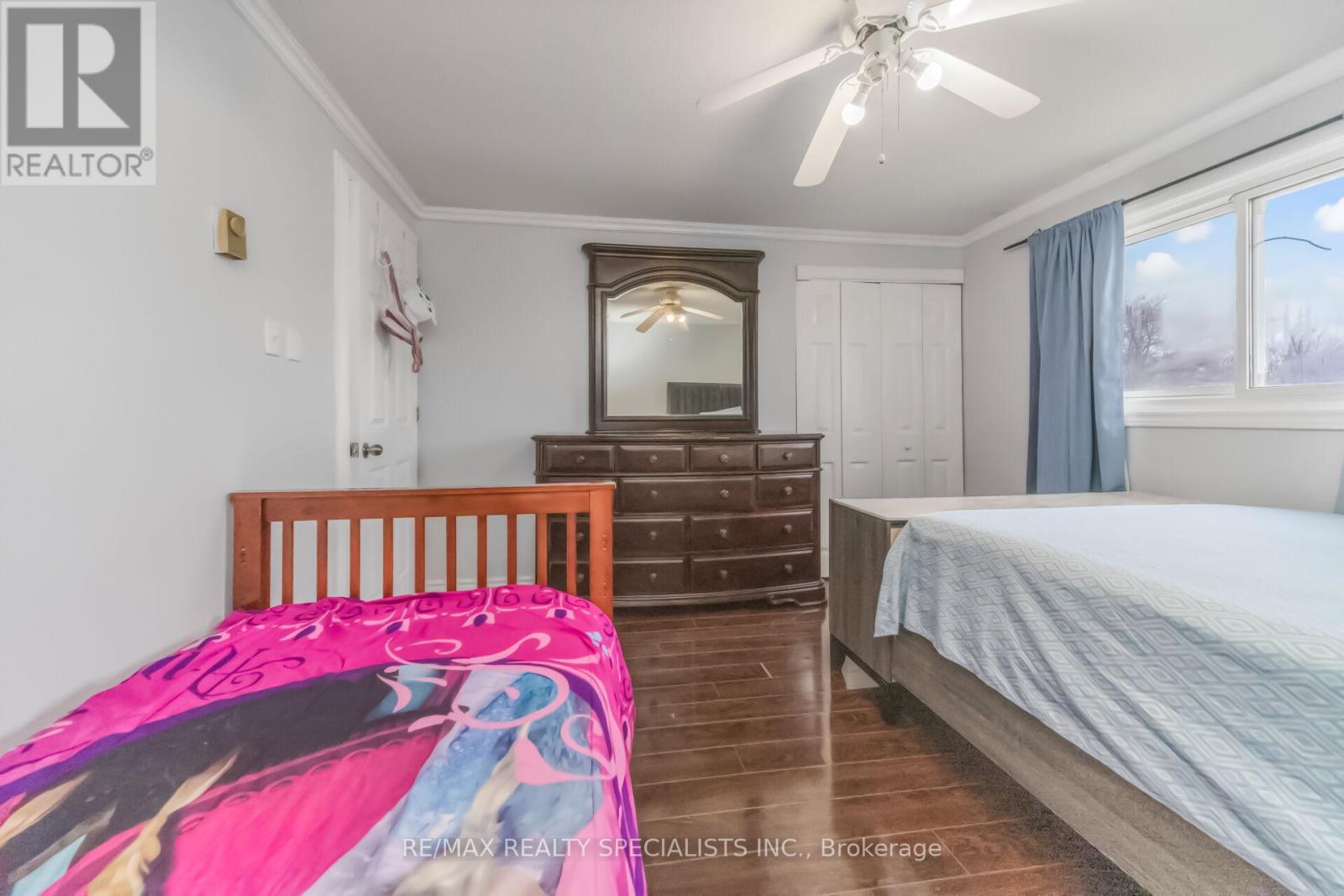 8 GRANTBROOK COURT - 35