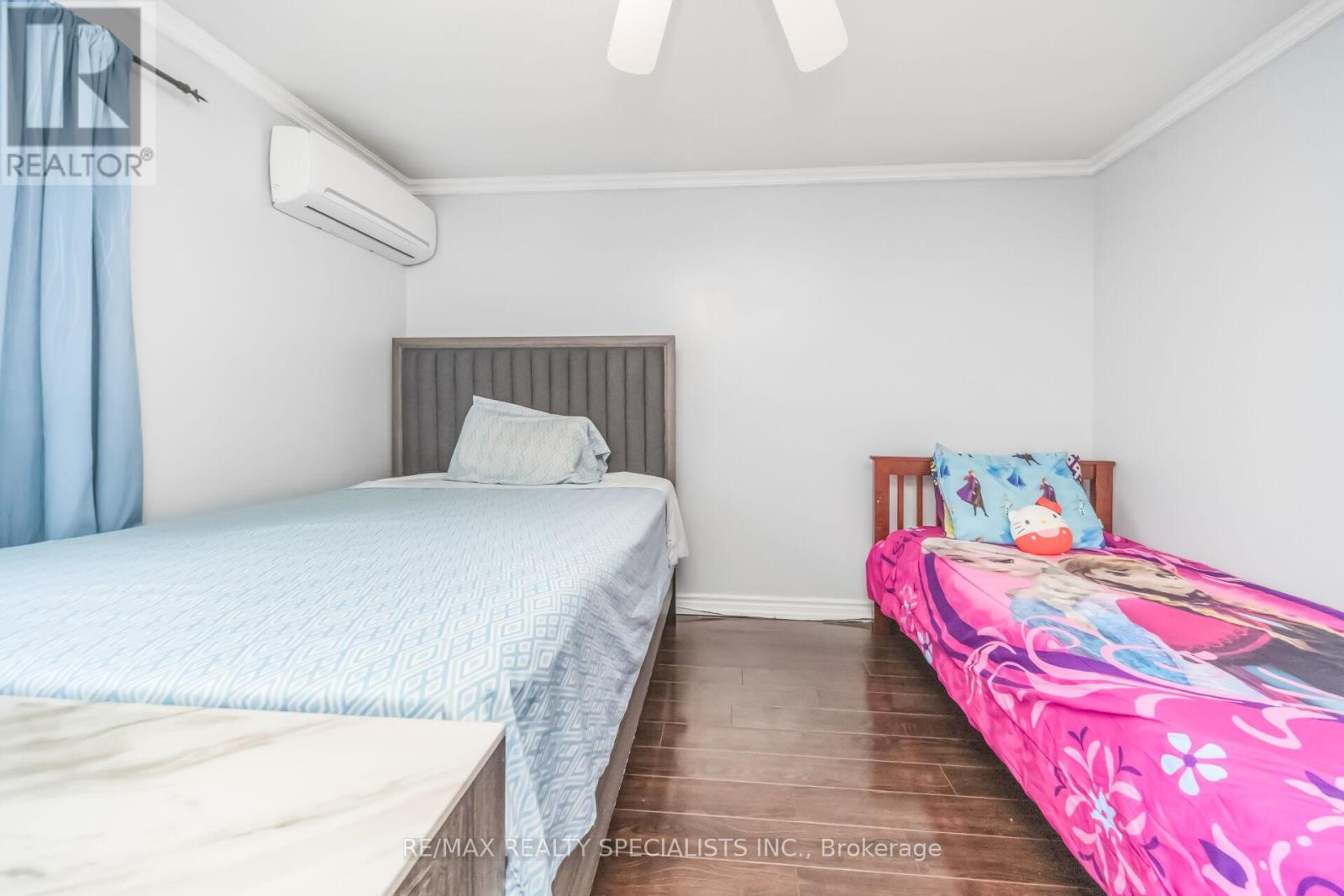 8 GRANTBROOK COURT - 33