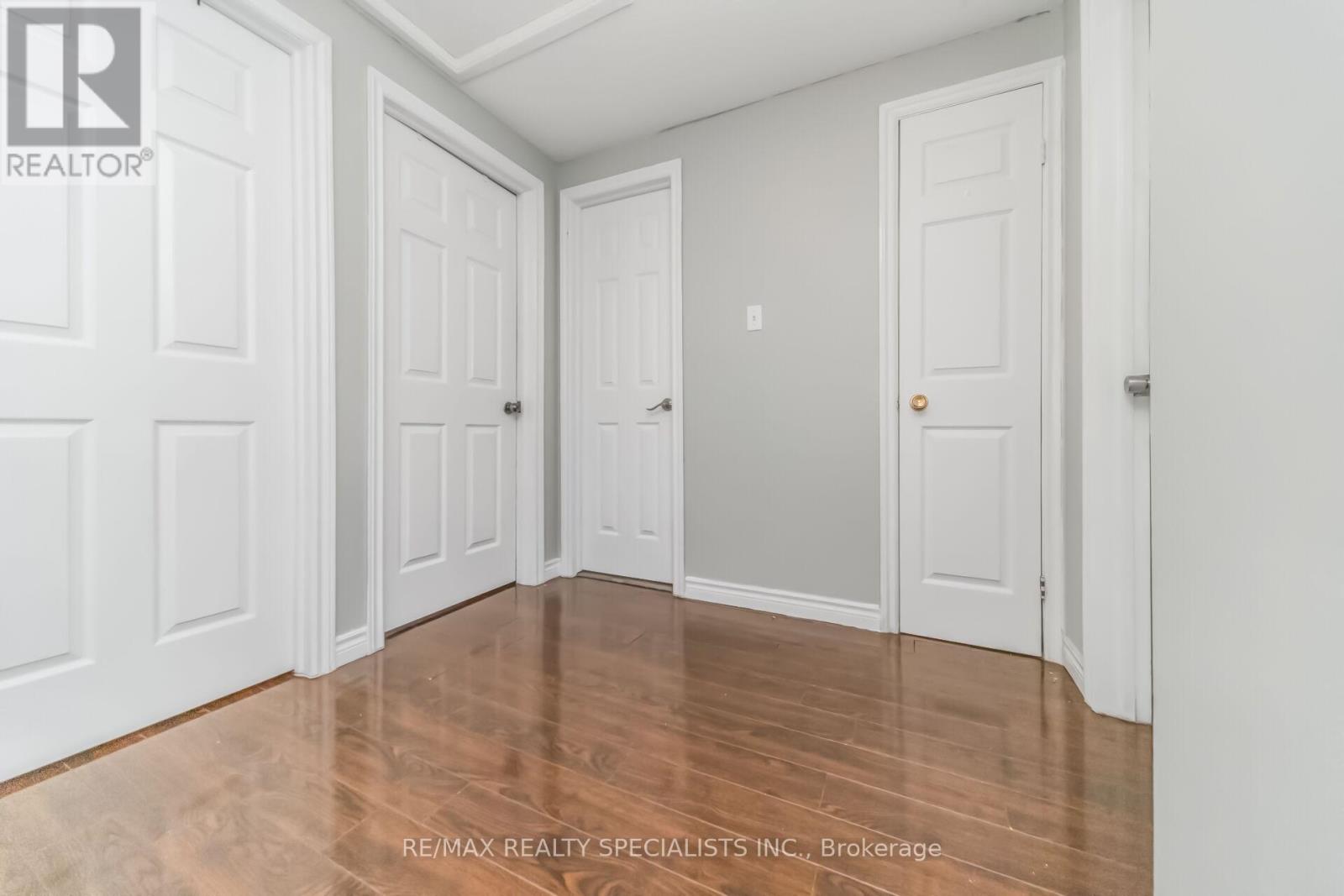 8 GRANTBROOK COURT - 39