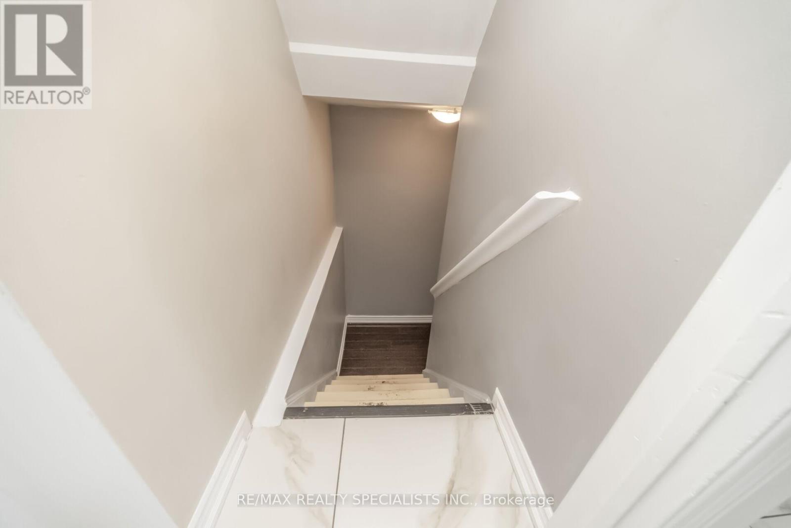 8 GRANTBROOK COURT - 40