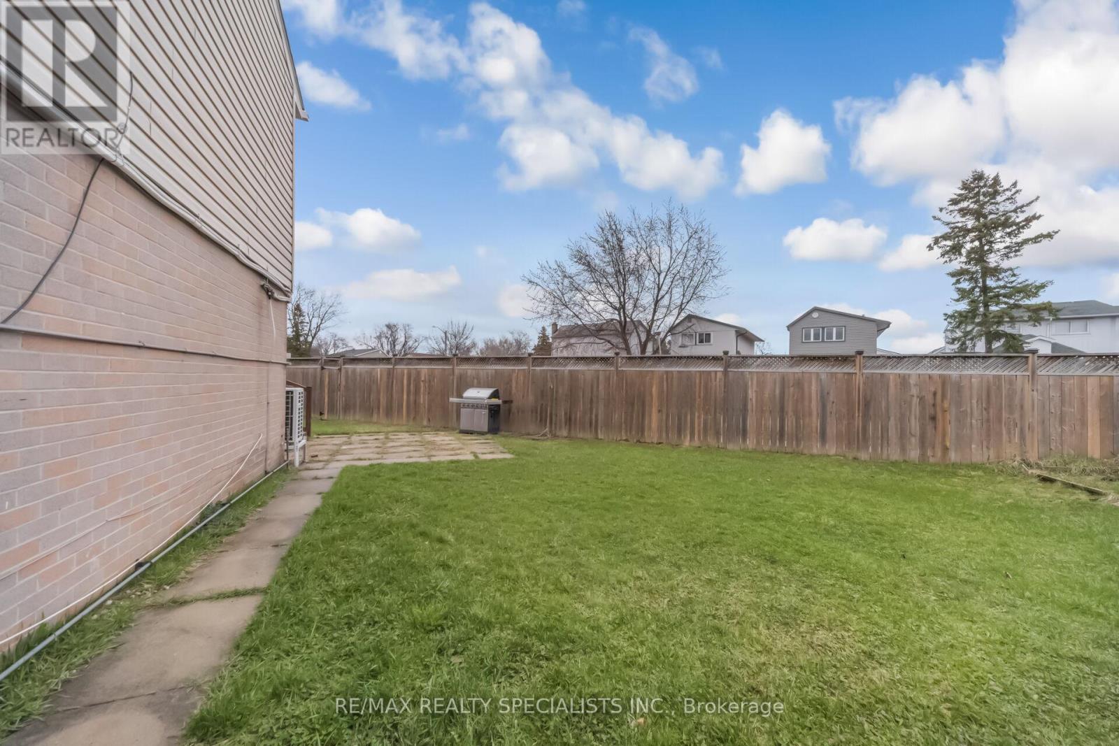 8 GRANTBROOK COURT - 42