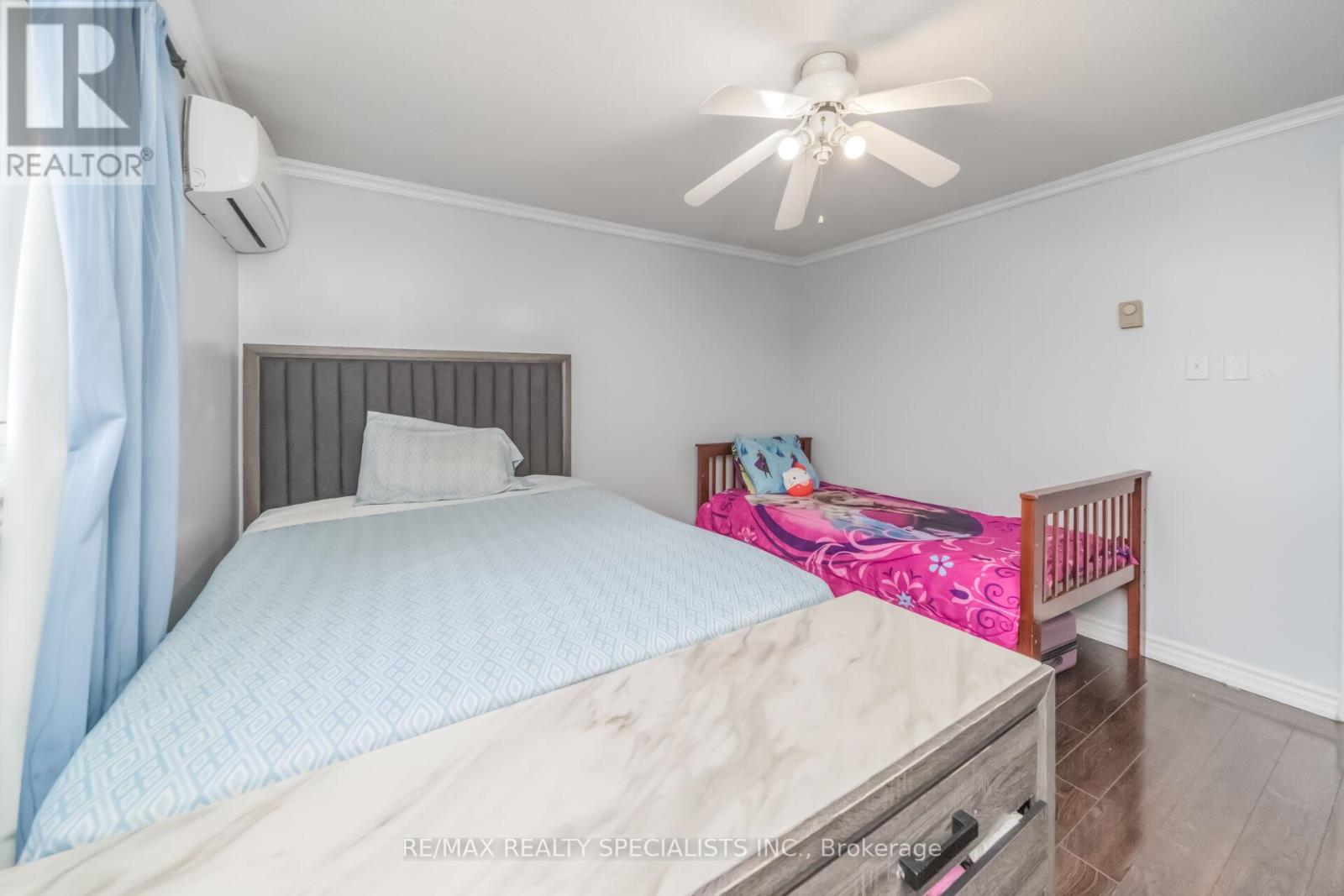 8 GRANTBROOK COURT - 34