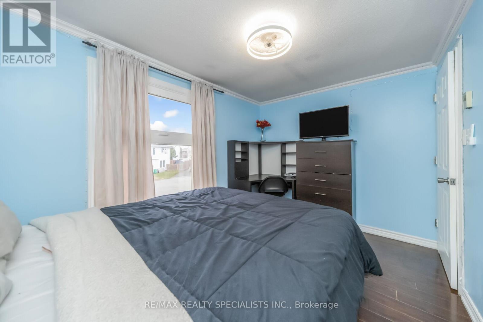 8 GRANTBROOK COURT - 38