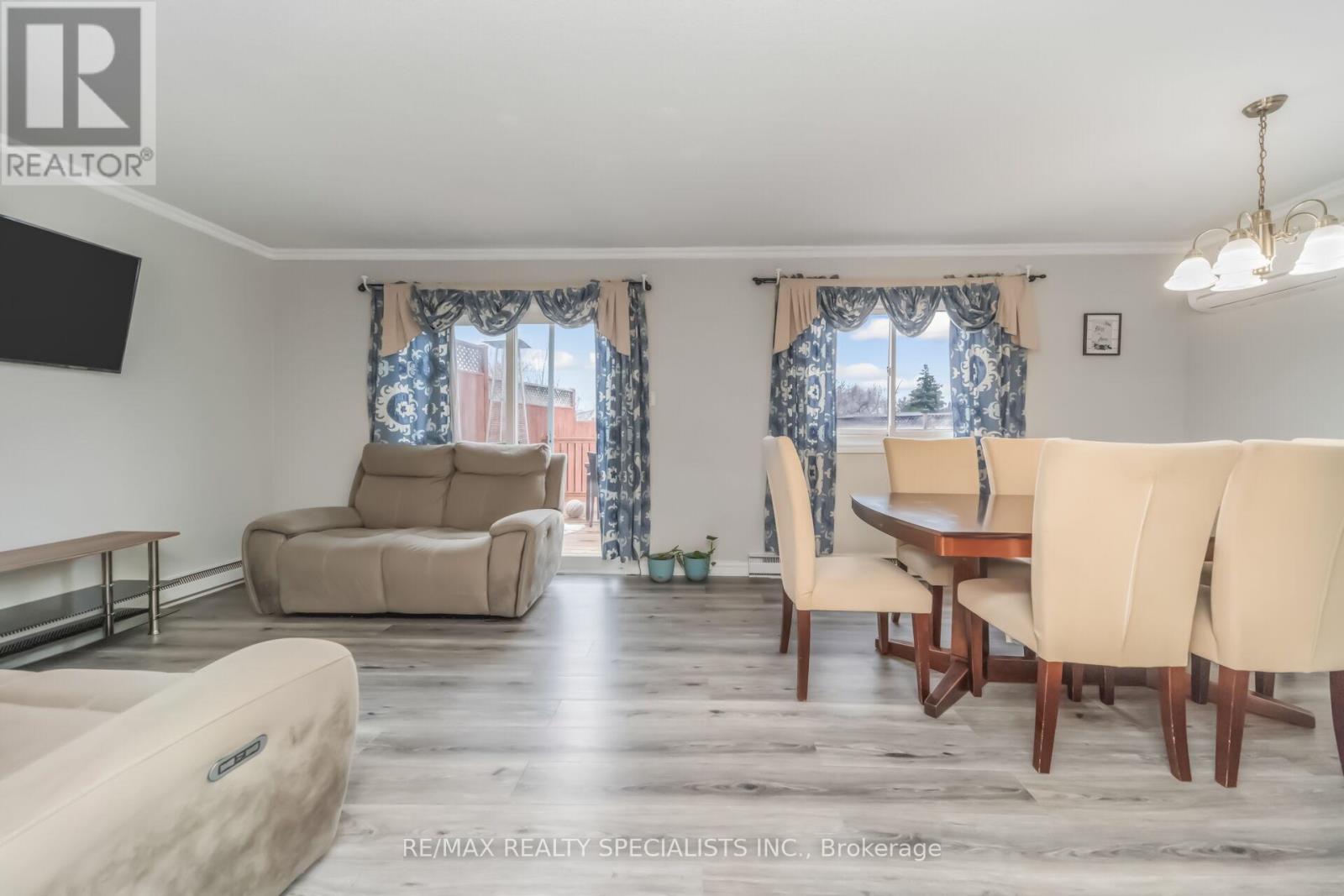 8 GRANTBROOK COURT - 4
