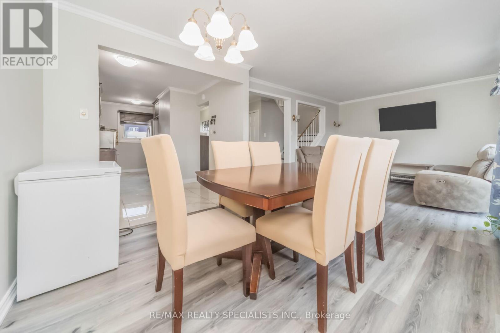 8 GRANTBROOK COURT - 8