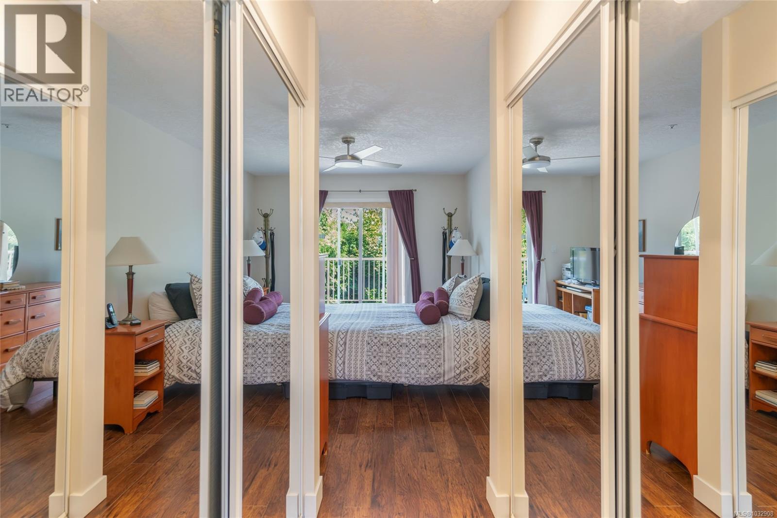 #12 571 Bradley St - 18