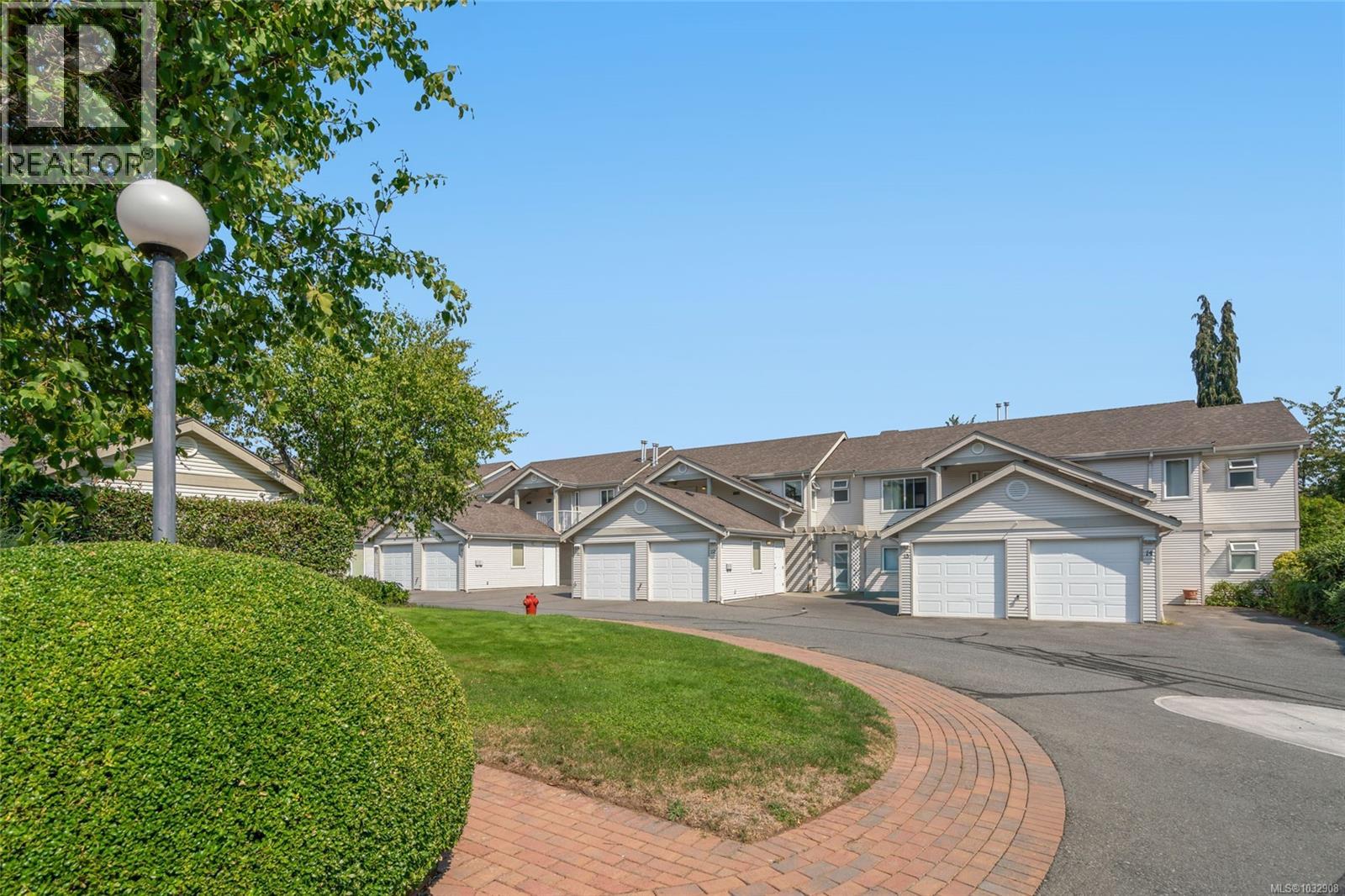 #12 571 Bradley St - 30