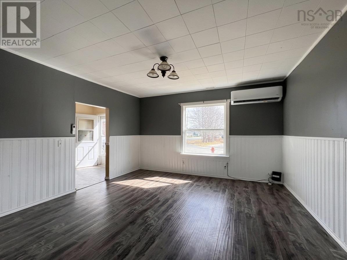 Property 13 of 21 of 196 Gatacre Street