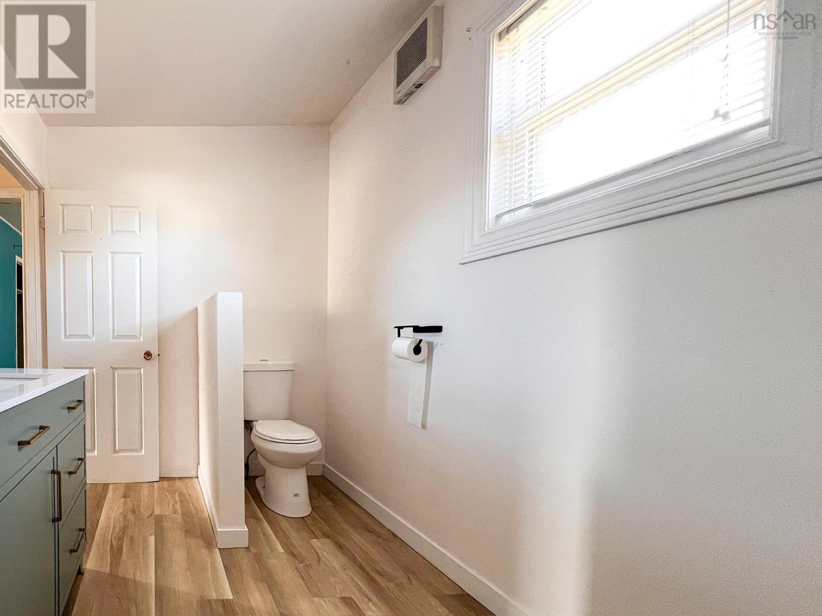 Property 17 of 21 of 196 Gatacre Street