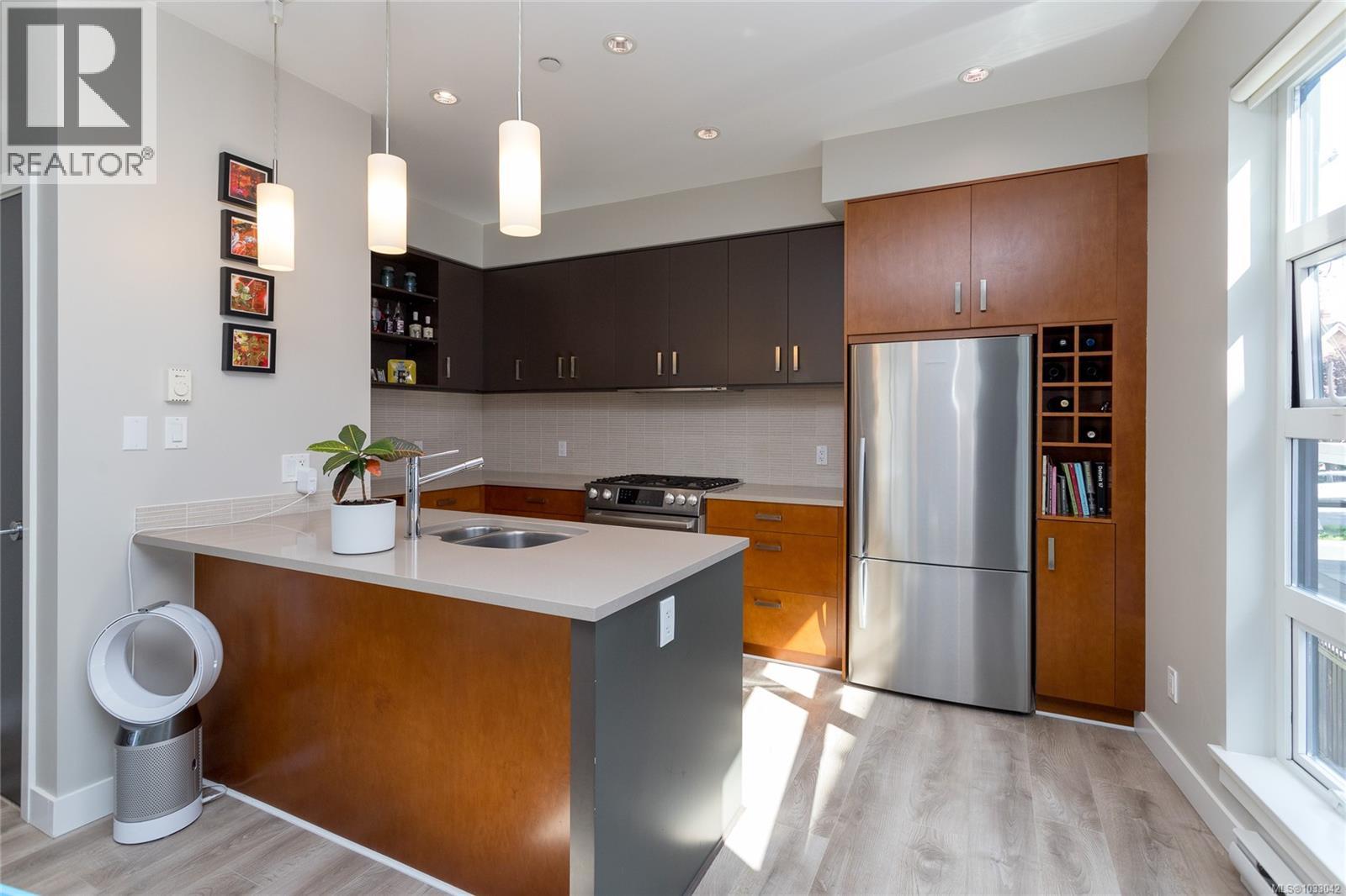 #5 1137 Meares St - 14