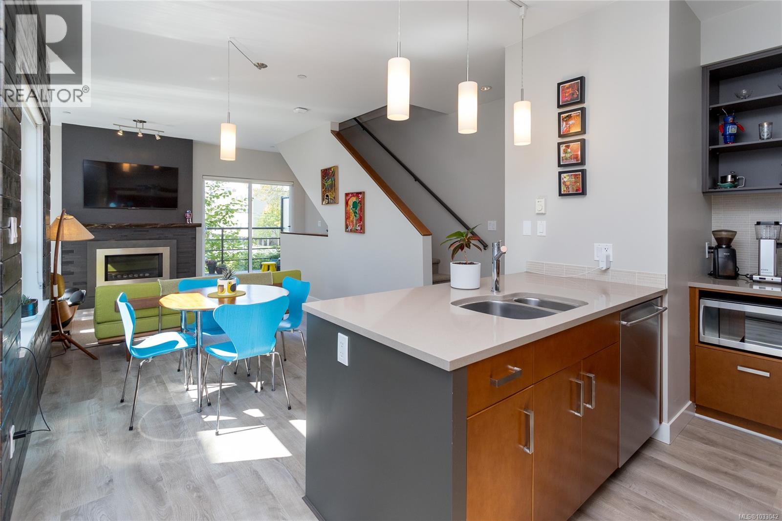 #5 1137 Meares St - 16