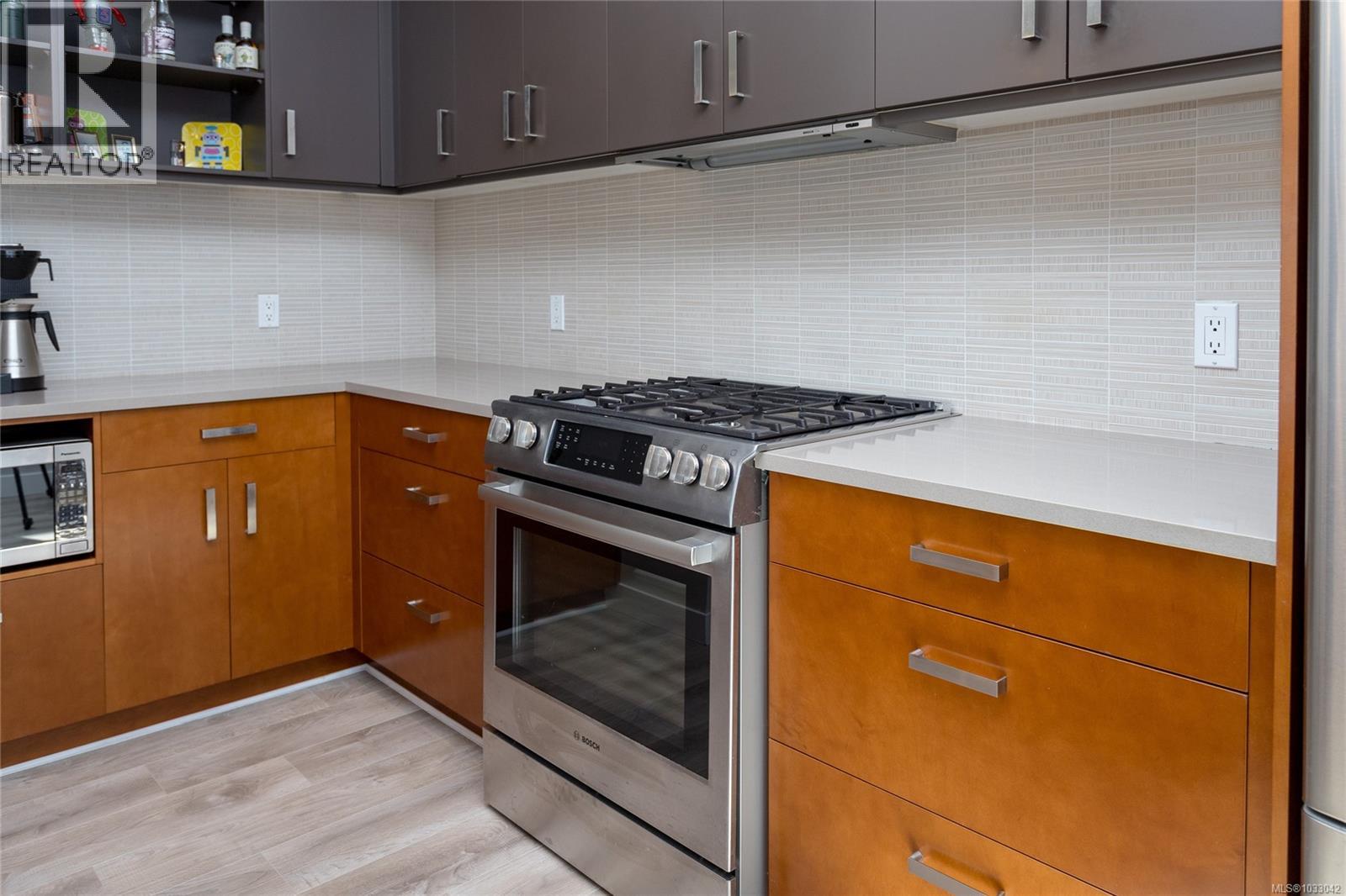 #5 1137 Meares St - 17