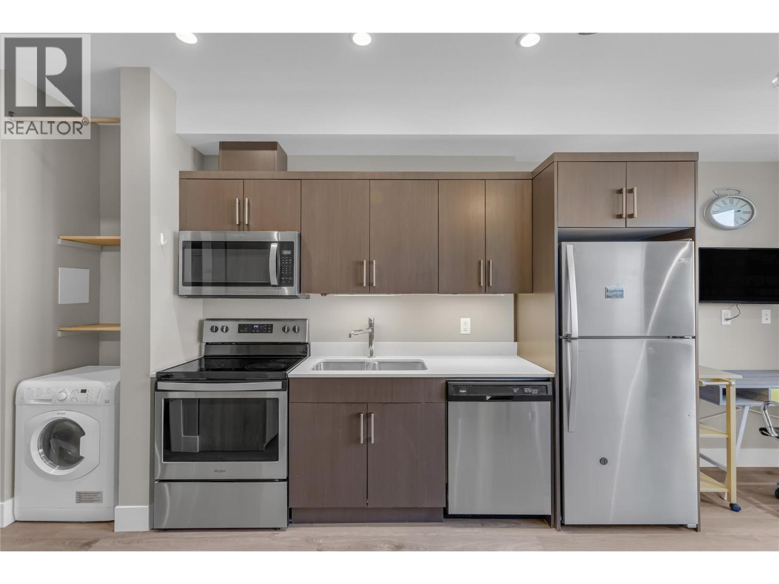 519 925 Leon Avenue, Kelowna