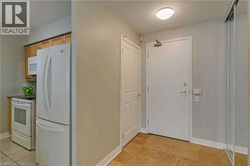 40 OLD MILL Road Unit# 907, Oakville, Ontario, L6J7W2 — Photo 10