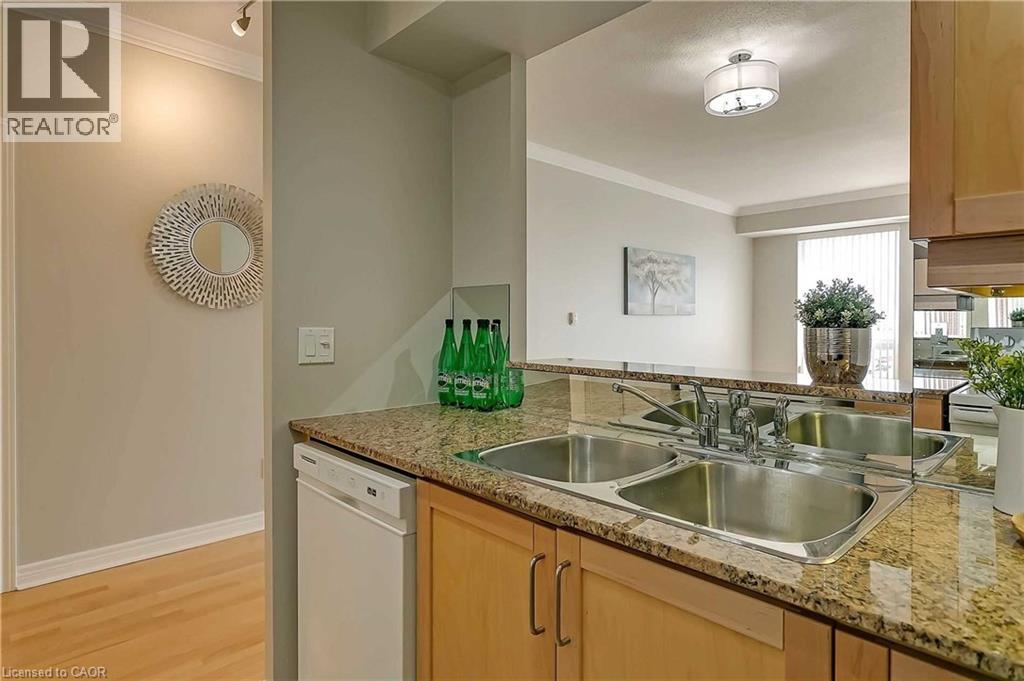 40 OLD MILL Road Unit# 907, Oakville, Ontario, L6J7W2 — Photo 16