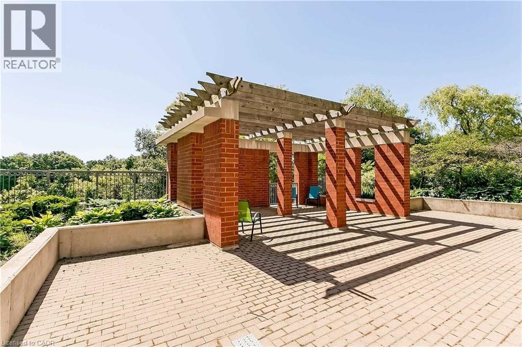 40 OLD MILL Road Unit# 907, Oakville, Ontario, L6J7W2 — Photo 3