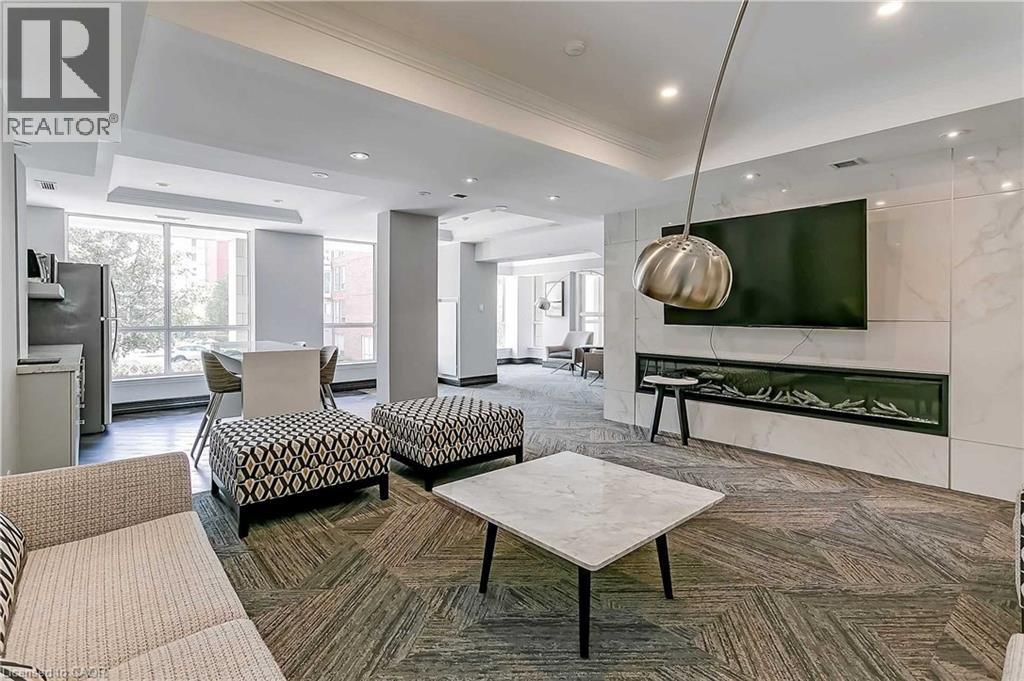 40 OLD MILL Road Unit# 907, Oakville, Ontario, L6J7W2 — Photo 6