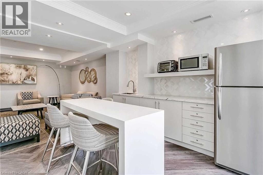 40 OLD MILL Road Unit# 907, Oakville, Ontario, L6J7W2 — Photo 7