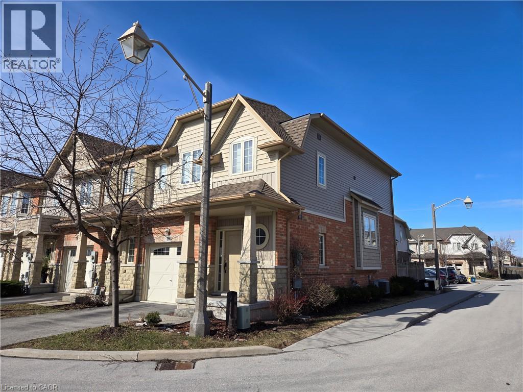8 LAKELAWN Road Unit# 54, Grimsby, Ontario, L3M0G1 — Photo 3