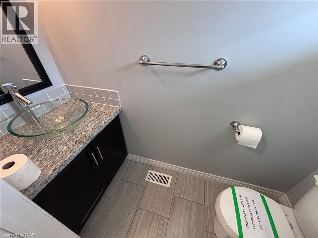 8 LAKELAWN Road Unit# 54, Grimsby, Ontario, L3M0G1 — Photo 11